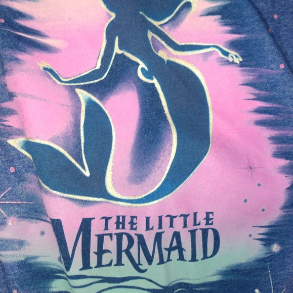 ๐งโโ๏ธ The Little Mermaid sparkly shirt from Disney store - Picture 2 of 10